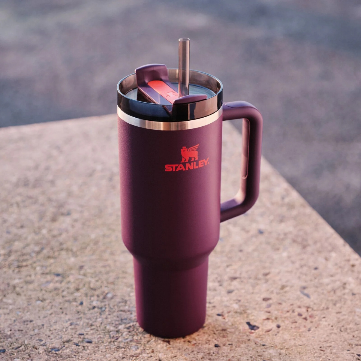 STANLEY THE QUENCHER H2.0 FLOW STATE TUMBLER 1.8L - Image 4