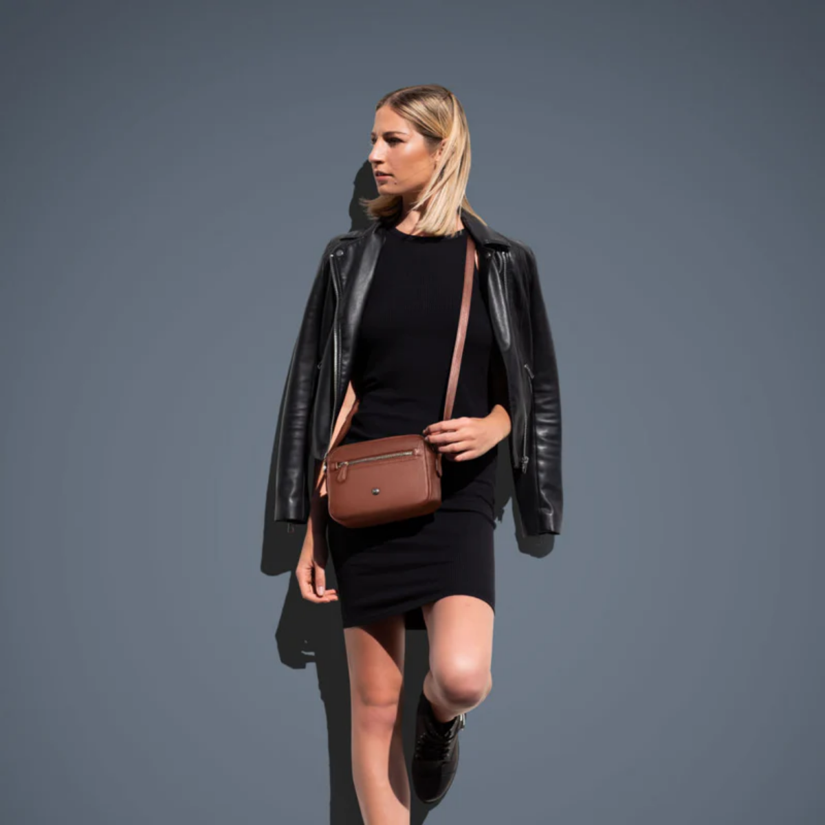 J&H OSAKA CAMERA CROSSBODY - Image 4
