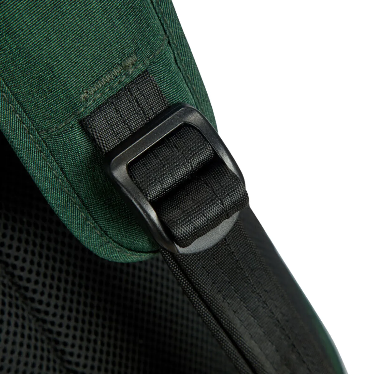 TRAVELON METRO ANTI THEFT SLING - Image 11