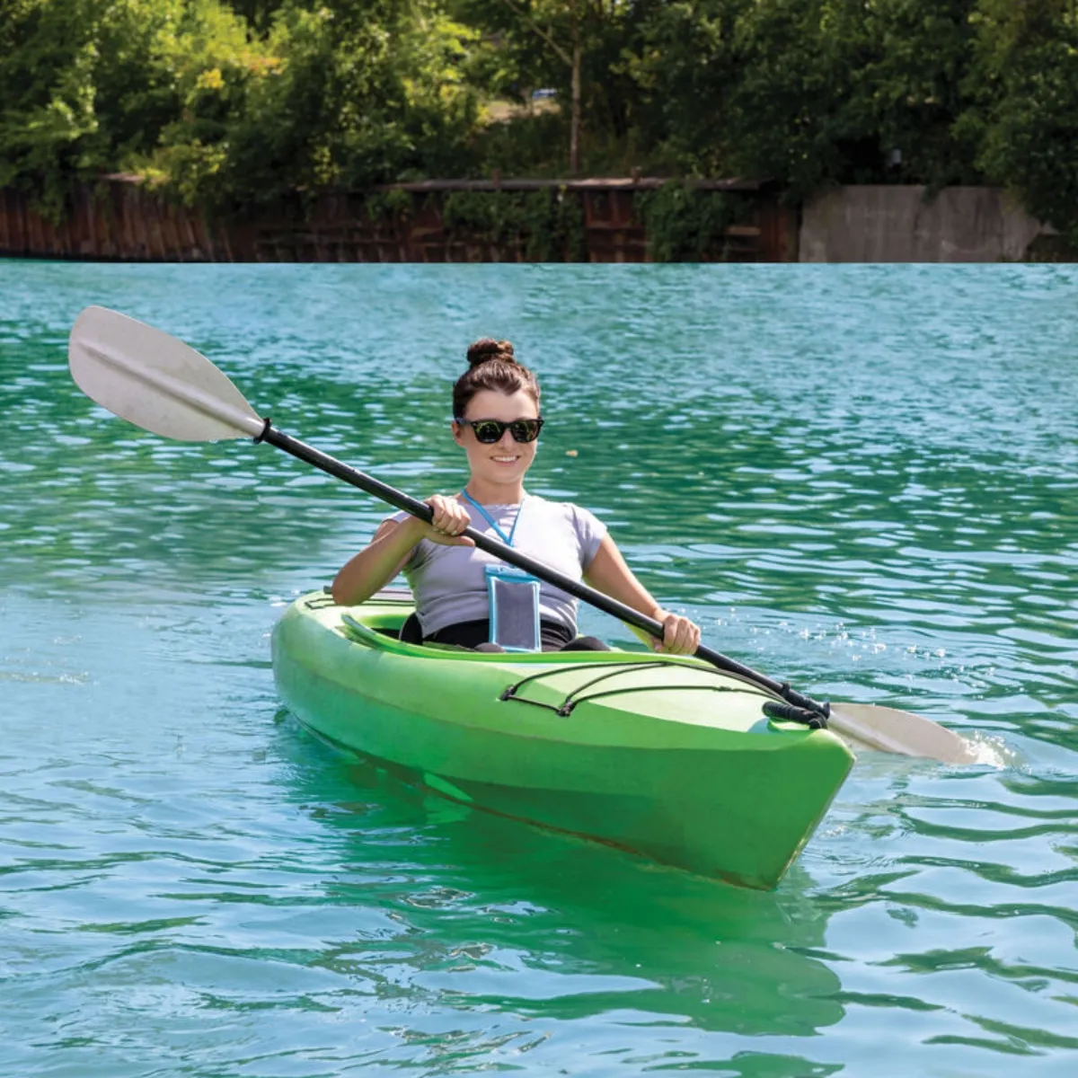 TRAVELON WATERPROOF SMART PHONE POUCH - Image 2
