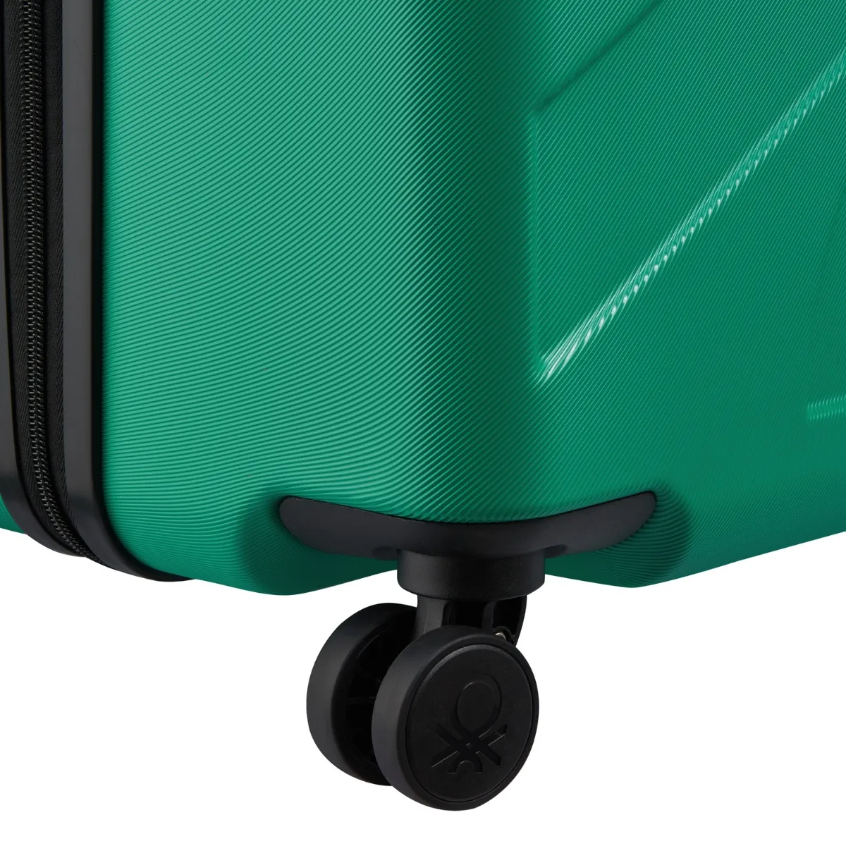 UNITED COLORS OF BENETTON FABRICA 82CM TROLLEY CASE - Image 7