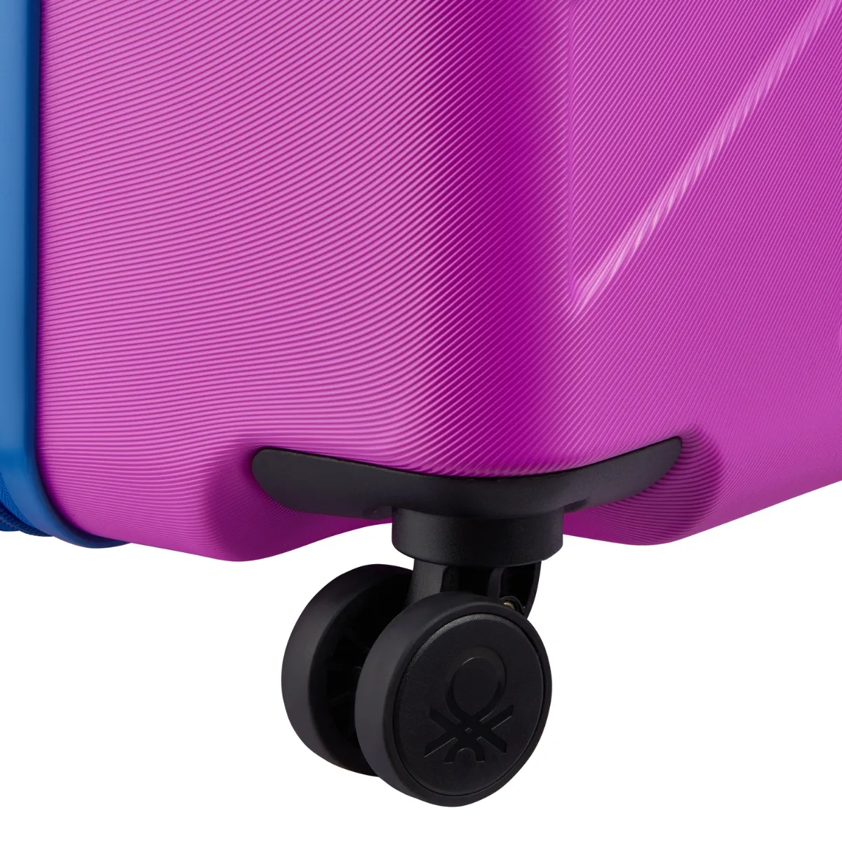 UNITED COLORS OF BENETTON FABRICA 82CM TROLLEY CASE - Image 7